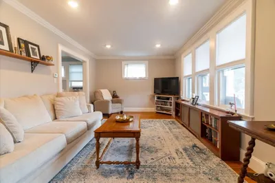 105-107 Lynde St #105