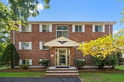 52 Purchase St #A3