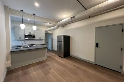 160 Seabury St #7