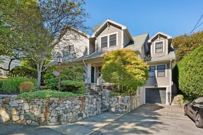 15 College Ave