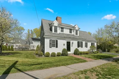 54 Pleasant St 1
