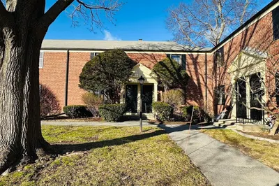 324 Lexington Street #324 1