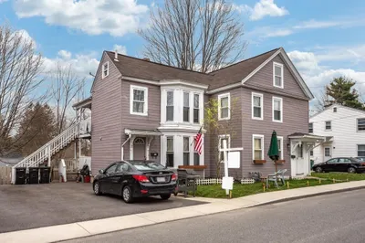 48 Pleasant St #2 1