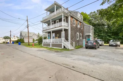 12 Powers Ave