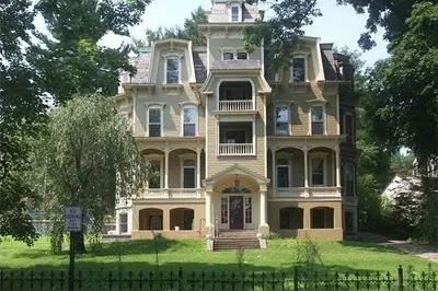 76 Crescent St #2 1