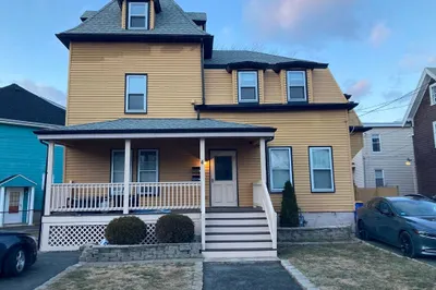 4 Charles St #2 1