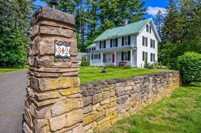 32 Woodbridge St 1