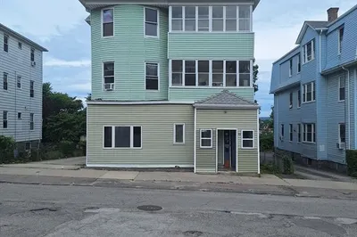 70 Sterling St