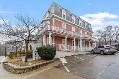 7 Central St #1 1