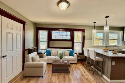 152 Fayette St #2L 1