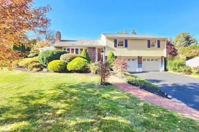 7 Adams St