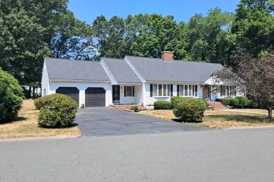 5 College Pond Dr 1