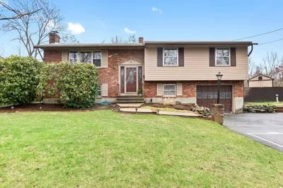 17 Paulette Dr