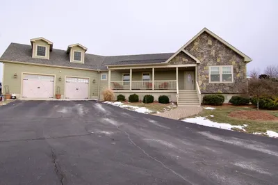 33 Paige Hill Rd 1