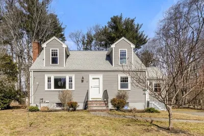 24 Cedar St