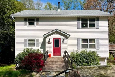 15 Old County Rd