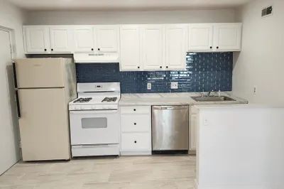 20 Hubbard Ave #4