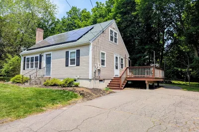 1 Conlyn Ave
