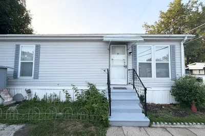 16 Mobile Home Way 1