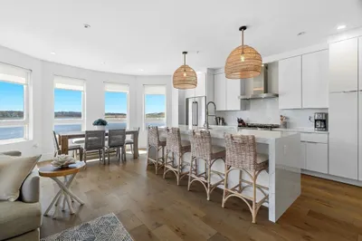 60 Newbury St #1 1