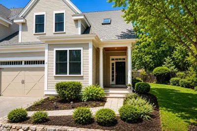 17 Courtyard Place #17 1