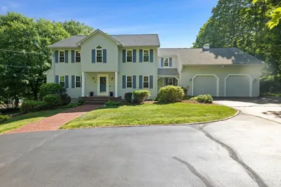 61 Beach St 1