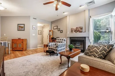 32 Hammond Pl #32 1