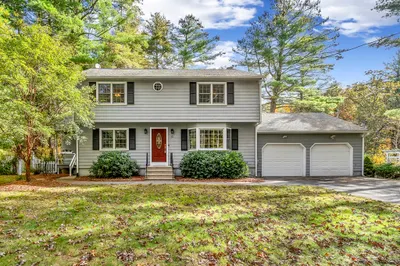 15 Ridgefield Rd 1
