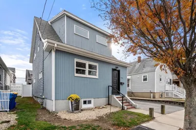 960 Shirley St