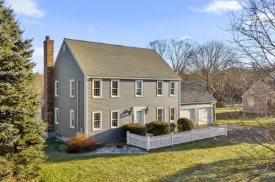 4 Lottie Drive 1