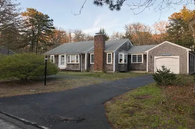 11 Hillside Road