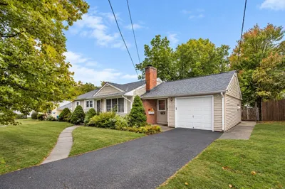 234 Carver St 1