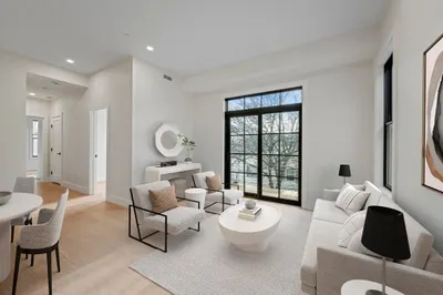 224 W Ninth St #4