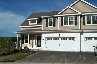 27 Meeting House Ln #27