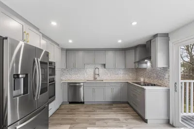 15 Cedar Sq #15