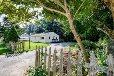 9 White Pine Ave