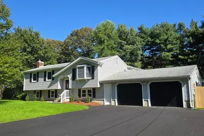 11 Renwick Dr 1