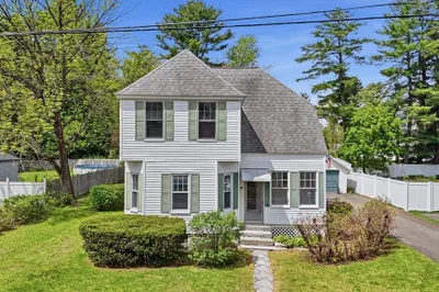 38 Brookside Rd