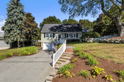 4 Stratton Rd 1