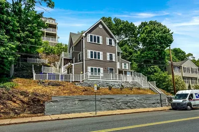 468 Salem St 1