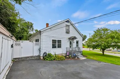 85 Wanoosnoc Road 1