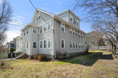 204 School St 1