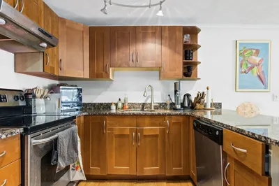 520 Talbot Ave #15 1