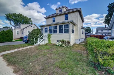 88 Robertson St 1