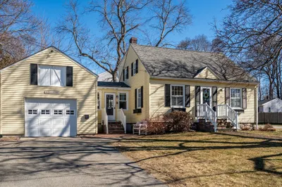12 Pembrook Rd 1