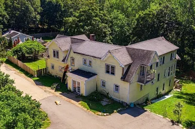 8 Glenmere Way