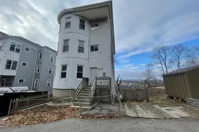 65 Merrifield St 1