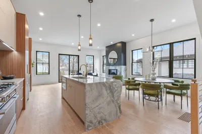 17 Marlboro St #2 1