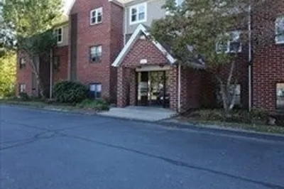 10 Longworth Ave #10 1