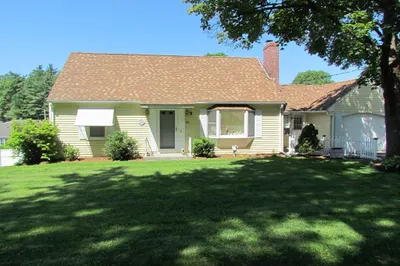 82 Laroche St 1